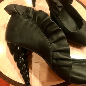 Jeffrey Cambell ❤️ 7 Unicorn Heels COOL-FAB-FUN 🌺Very Lightweight shoe, Loved😉